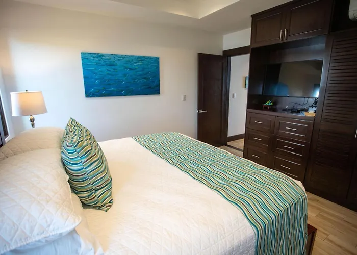 360 Splendor 207b-ocean View Condo-breakfast *